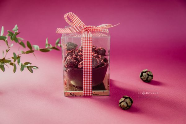 Braškės šokolade krepšelis (dėžutėje)